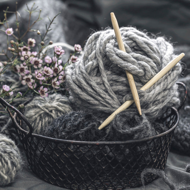 Cozy Cashmere - Nestling in the soft safe sweater keeps blustery autumn winds at bay. Fresh autumn sage blends with creamy cashmere and sweet vanilla almond milk.