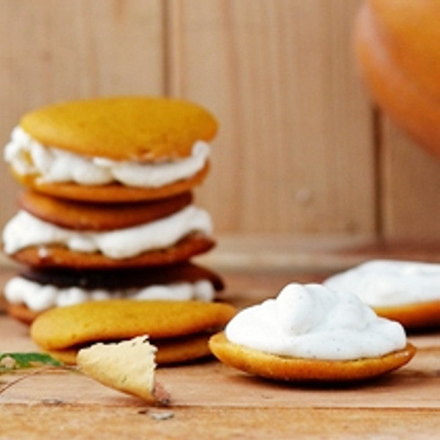 Vanilla Pumpkin Marshmallow - Pure fall Bliss! Delight in the autumn treat of creamy vanilla fluffy marshmallows and spicy notes of pumpkin pie.